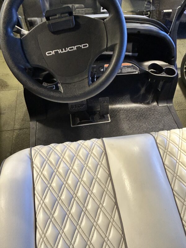 2025 CLUB CAR ONWARD - PEARL MIST GREY - Image 4